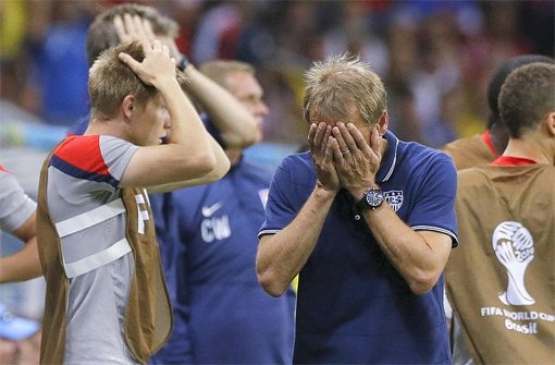 Jürgen Klinsmann kann es nicht fassen: Im Achtelfinale der WM scheitert er mit den USA an Belgien. Foto: Markus Merz