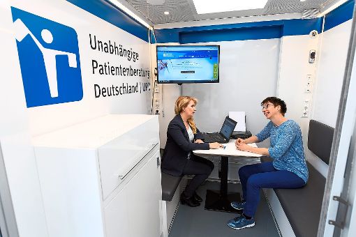 Das Beratungsmobil der Unabhängigen Patientenberatung macht in Villingen Station. Foto: UPD Foto: Schwarzwälder-Bote