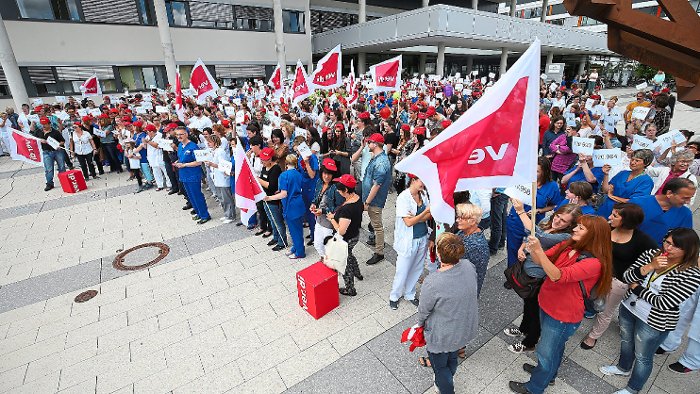 Über 300 Mitarbeiter bei Klinik-Protest