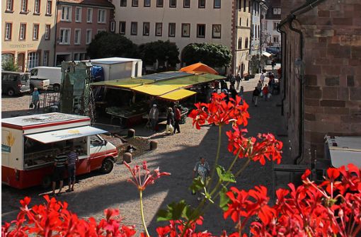 Der Villinger Wochenmarkt kehrt ab Samstag, 19. März, wieder vollständig auf den Münsterplatz zurück. Foto: Stadtverwaltung VS