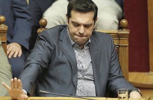 Erleichterung bei Alexis Tsipras nach der Abstimmung im Parlament. Foto: dpa