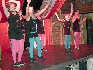Auch die SWV-Jugend präsentierte ihre Tänze bei der Hallenfasnet. Foto: Stocker