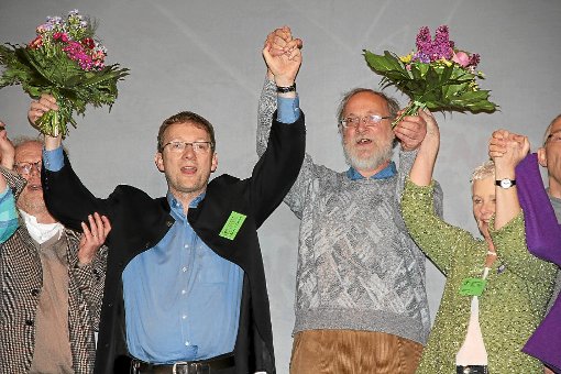 Helmut Lohrer und Ernst-Ludwig Iskenius (von links), die beiden Organisatoren des Kongresses, wurden zum Abschluss frenetisch gefeiert.  Foto: Heinig Foto: Schwarzwälder-Bote