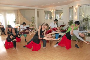 IAn der Tanzkunstakademie laufen die Vorbereitungen für die Projekt-Show auf Hochtouren.                                 Foto: Vaas Foto: Schwarzwälder-Bote