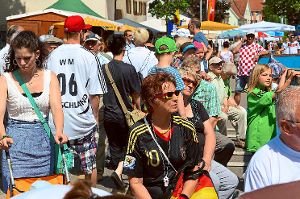 Die Villingendorfer Fans hatten sich für den WM-Pokal nochmal in ihr schönstes Trikot geworfen.  Foto: Cools