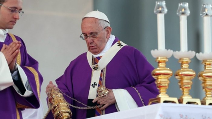 Papst Franziskus verdammt Korruption