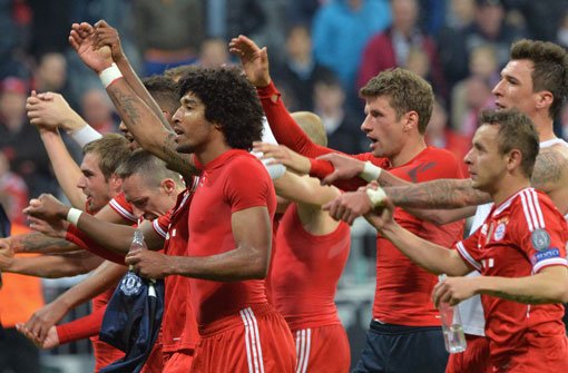 Freude bei den Spielern von Bayern München nach ihrem 3:1-Sieg. Foto: dpa