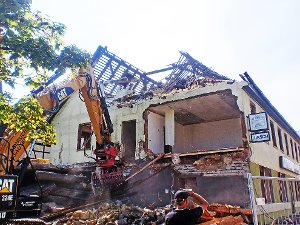 Das Gasthaus Hirsch existiert nicht mehr. Der Bagger hat es abgerissen. Foto: Fritz Foto: Schwarzwälder-Bote