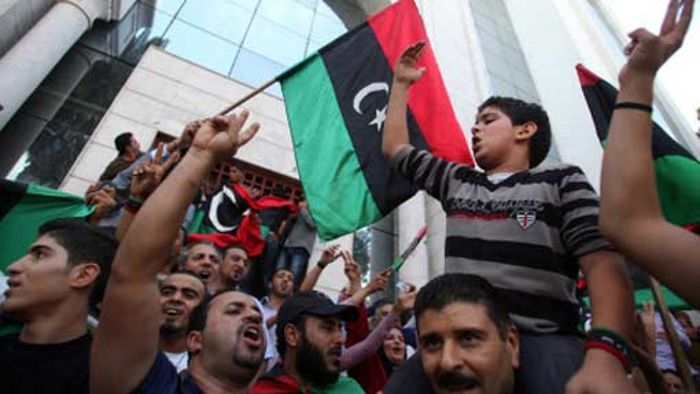 Tausende Libyer entfliehen Gewalt