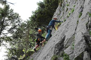 Die Kletterrouten am Brauneck, dem Hausberg von Lenggries, stellten die DAV-Kletter mehr als zufrieden. Foto: Bergsteiger Foto: Schwarzwälder-Bote