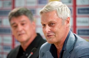 Präsident Bernd Wahler (links) und Trainer Armin Veh haben mit dem VfB Stuttgart klare Ziele. Foto: dpa