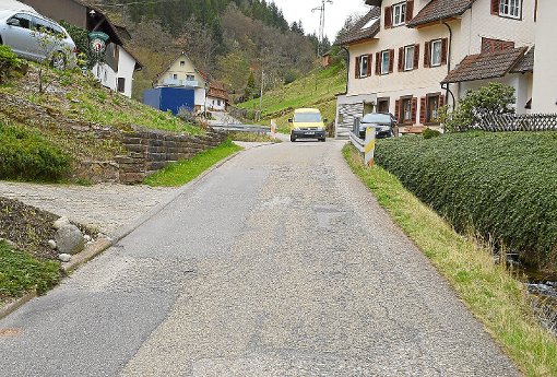 Die Ortsdurchfahrt von Wittichen soll in zwei Abschnitten für rund 107 000 Euro saniert werden. Foto: Herzog Foto: Schwarzwälder-Bote