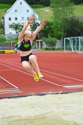 Anna Reisch konzentrierte sich auf den Sprung. Foto: Disch