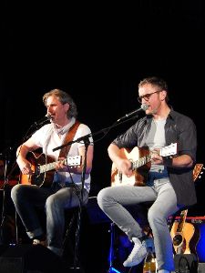 Das Duo Graceland sorgte mit den Simon & Garfunkel-Songs für beste Atmosphäre. Foto: Schwarzwälder-Bote
