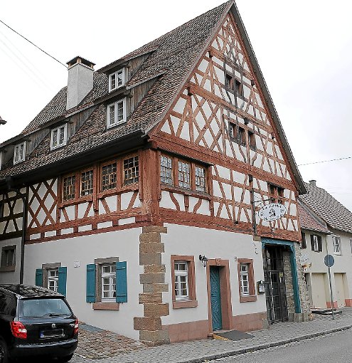 Das Café zum Kehlhof in Empfingen sah einmal ähnlich aus wie das Lamm in Grosselfingen. Doch ein Privatmann sanierte es. Heute wird es gerne als Café genutzt.Archiv-Foto: Hopp Foto: Schwarzwälder-Bote
