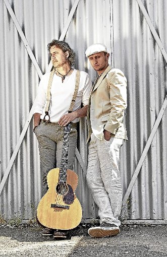 Song-Klassiker von Simon & Garfunkel bietet das Duo Graceland bei seinem Auftritt in Dornstetten  Foto: Duo Graceland Foto: Schwarzwälder-Bote
