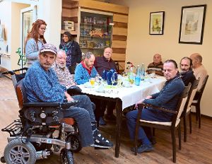 Zahlreiche Bewohner der Seniorenresidenz Hirschhalde nahmen aufmerksam am gestrigen Neujahrsempfang teil.  Foto: Kaletta Foto: Schwarzwälder-Bote