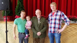 Der Albverein hat Zukunft: Gauobmann Josef Ungar   mit David Wieseberger und dessen  Tochter Blanda sowie  und Johannes Burkhardt. Foto: Dietsche Foto: Schwarzwälder-Bote