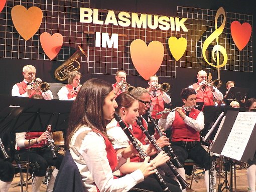 Musik als Herzensangelegenheit: Die Bauernkapelle Trillfingen unterhielt ihr Publikum beim Jahreskonzert bestens. Foto: Bäurle Foto: Schwarzwälder-Bote