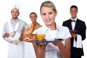 Für flexiblere Arbeitszeitmodelle in der Gastronomie setzt sich der Hotel- und Gaststättenverband ein.  Foto: aurema/stock.adobe.com