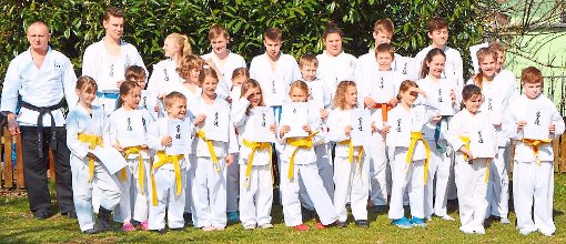 Gürtelprüfungen bestanden: Karatekas des TSV Neukirch. Foto: Frei Foto: Schwarzwälder-Bote