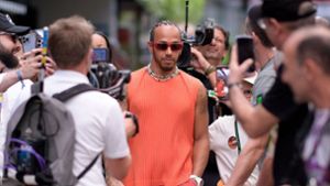 Ab 2025 trägt Lewis Hamilton Dunkelrot. Foto: AFP/DOUGLAS MAGNO