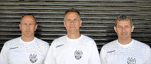Das Trainerteam der Schwarzwald-Auswahl   Elmar Forn, Edmund Rottler und Rainer Huss (von links) durfte stolz auf die Leistung der eigenen Mannschaft  sein.  Foto: Peiker Foto: Schwarzwälder-Bote