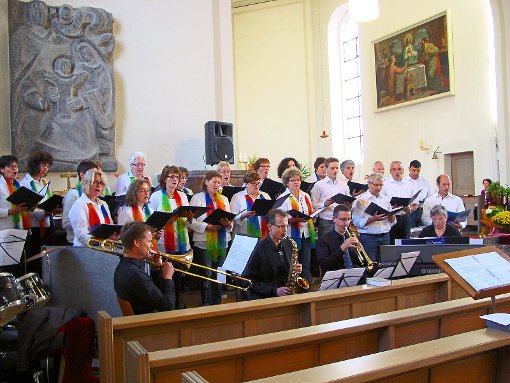 Der Chor Belcanto führte mit Bläsern die Mainzer Messe auf  Foto: Schmid Foto: Schwarzwälder-Bote