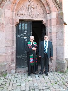 Mit Andreas Wagner (rechts) hat die evangelische Kirchengemeinde Bad Liebenzell einen neuen Mesner, dessen Kompetenz nicht nur Pfarrer Dieter Lohrmann schätzt.  Foto: Stocker Foto: Schwarzwälder-Bote