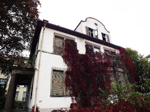 Denkmalgeschützt, aber marode; die Villa Maag. Die Stadt sieht keine Möglichkeit, etwas gegen den Verfall zu tun. Foto: Kistner Foto: Schwarzwälder-Bote