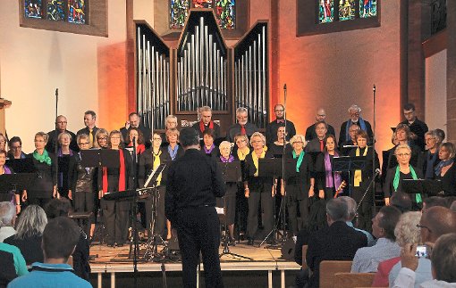 Der Chor Come Together überzeugte in der Stadtkirche ebenso wie Kathy Kelly und Katharina Meßner.  Fotos: Ließmann Foto: Schwarzwälder-Bote