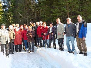 Die Schneewanderung rund um den Kniebis bei  Sonnenschein wurde zum Erlebnis für die Bad Rippoldsauer Senioren. Foto: Schmid Foto: Schwarzwälder-Bote