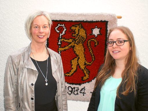 Sibylle Raiser (links) und Katrin Stüber haben ihre Arbeit im Simmozheimer Rathaus aufgenommen. Foto: Gemeinde Foto: Schwarzwälder-Bote