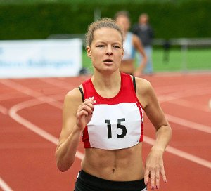 Kim Penz von der TSG Balingen unterstrich mit ihrem Sieg über 400 Meter bei der weiblichen U20 beim Leichtathleik-Meeting des TV Weilstetten ihre gute Form Foto: Kara Foto: Schwarzwälder-Bote