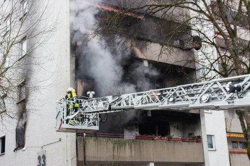 Am Freitag stand eine Wohnung in Schorndorf komplett in Flammen. Foto: www.7aktuell.de | Simon Adomat