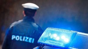 1500 Euro Sachschaden: Unbekannter beschädigt Kotflügel und flüchtet