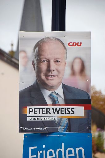 Hier lächeln sie noch von den Wahlplakaten, kommenden Dienstag können Bürger sie mit ihren Fragen löchern: die Bundestagskandidaten der sechs großen Parteien.  Foto: Braun