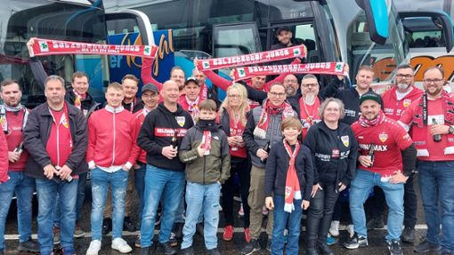 Tolles Erlebnis für die Salzstetter Jungs: Die VfB Stuttgart-Fans reisten eigens mit einem Bus zum Auswärtsspiel nach Hoffenheim und konnten einen 3:0 Sieg bejubeln. Foto: Salzstetter Jungs