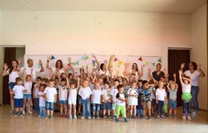 Mit einem fröhlichen Fest  feierte der Kindergarten Hochemmingen seinen Abschluss.   Foto: Kaletta Foto: Schwarzwälder Bote
