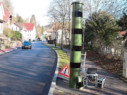 Die neue Blitzersäule an der  Ortsdurchfahrt von Bad Liebenzell soll noch in dieser Woche in Betrieb genommen werden. Foto: Krokauer