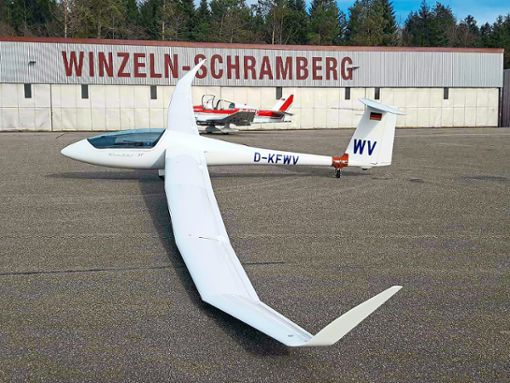 Der Ventus 3T WV ist das neue Hochleistungs-Segelflugzeug am Flugplatz in Fluorn-Winzeln.Foto: Schlaich Foto: Schwarzwälder Bote