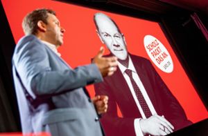 SPD-Generalsekretär Lars Klingbeil präsentiert die auf Olaf Scholz zugeschnittene Wahlkampagne. Foto: dpa/Kay Nietfeld