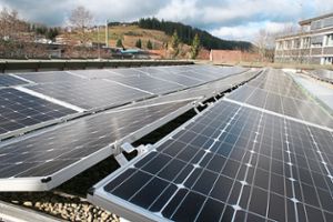 105 Kilowattstunden pro Quadratmeter konnten in Furtwangen die Besitzer von Fotovoltaikanlagen im vergangenen September ernten.  Foto: Liebau Foto: Schwarzwälder Bote