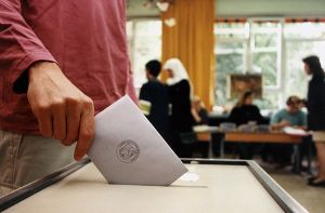 Der Anteil der Wahlberechtigten mit ausländischen Wurzeln liegt bei der Kommunalwahl am 25. Mai in Stuttgart bei knapp über 30 Prozent – ein großes Potenzial für die Parteien. Foto: dpa
