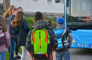 Die Elterninitiative 307 setzt sich dafür ein, dass ihre Schüler mit dem Bus das Ziel sicher erreichen. Derzeit gibt es massive Kritik am zuständigen Bus-Unternehmen. Foto: ©Hermann AdobeStock_261276440