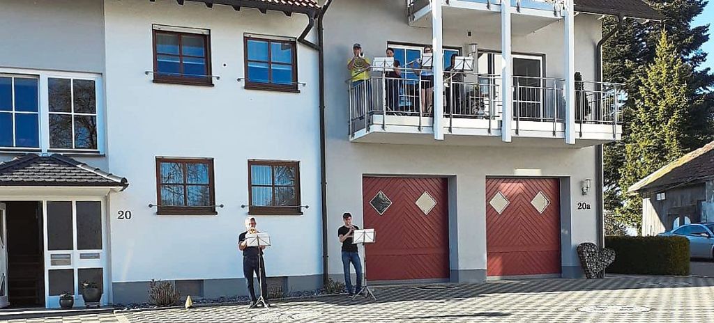 Hüfingen: Corona-Krise: Musikkapelle Fürstenberg gibt Balkonkonzert
