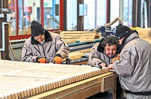 Für die Gartenschau werden in den Hagsfelder Werkstätten Holzroste gefertigt. Foto: Gartenschau Bad Herrenalb 2017