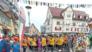 Narrenzunft und Stadtmusik in Tettnang – Bach-na-Fahrer gehen baden