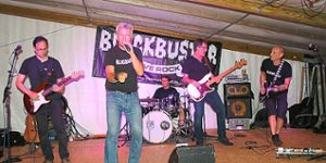 Die Band Blockbuster spielt beim Freibad-Rock in Höfen. Foto: Veranstalter Foto: Schwarzwälder Bote