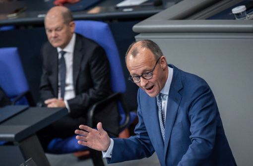 Als Oppositionsführer und Gegenspieler des Kanzlers macht Friedrich Merz (CDU) im Bundestag eine glänzende Figur. Foto: dpa/Michael Kappeler